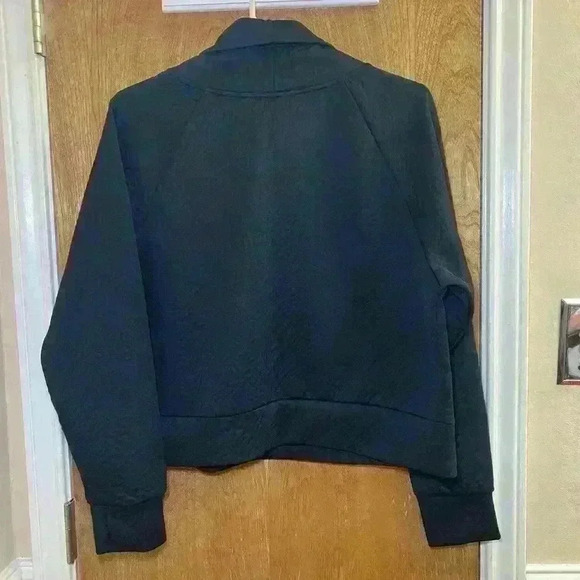 Juicy Couture Sport Black Textured Cropped Sweatshirt Funnel Collar Size Medium - Picture 2 of 12